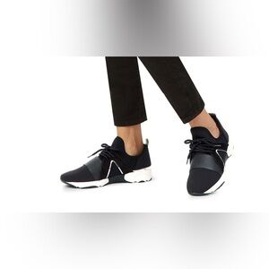 HotSoles London Black Sneakers Size 6 Trendy Sporty Slip-On Comfort Shoes.